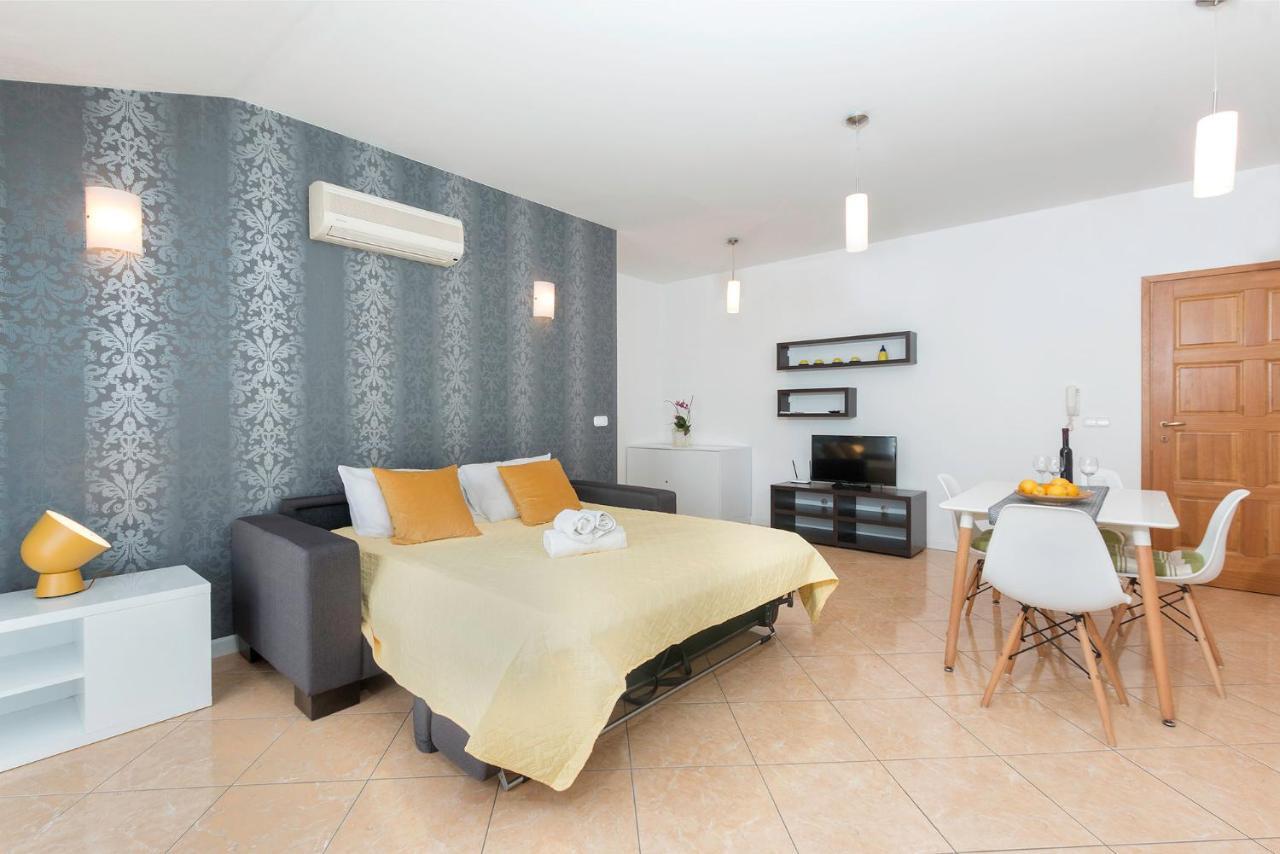 Seafront Apartment Gaby Medolino Esterno foto