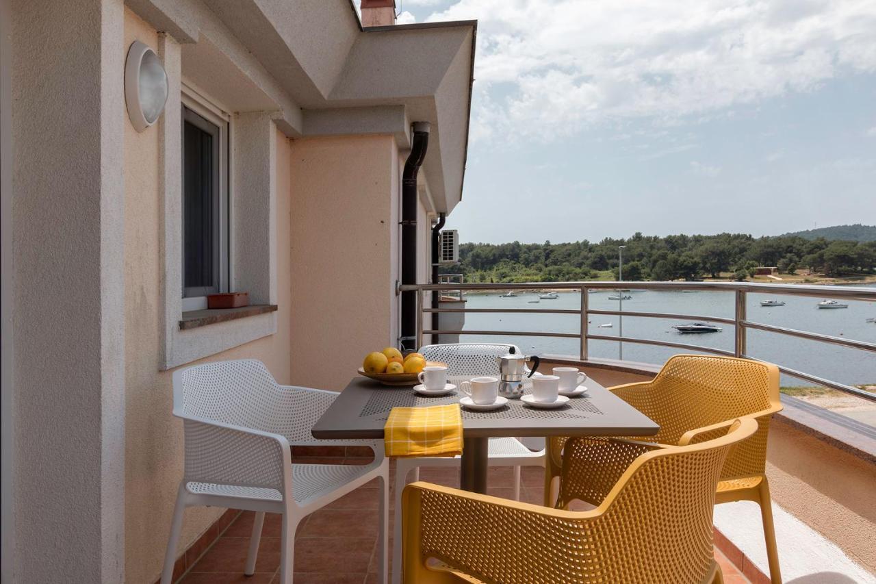 Seafront Apartment Gaby Medolino Esterno foto